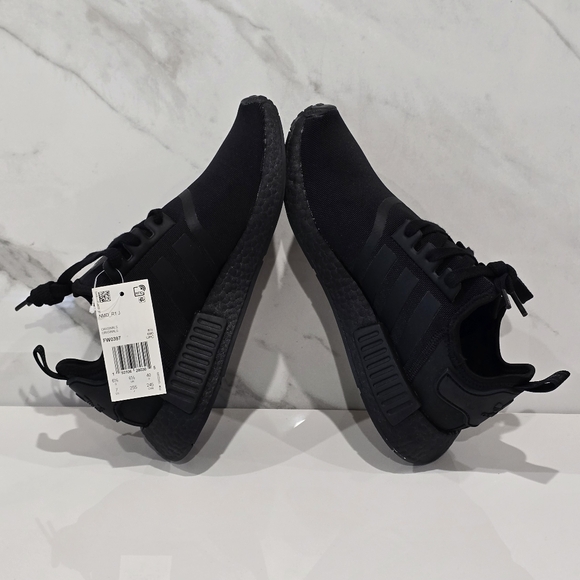 Adidas | Black Sneakers Unisex Size W7 - Picture 7 of 10